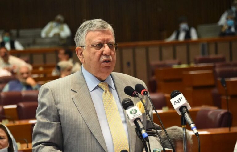 شوکت ترین کا پی ٹی آئی اور سینیٹ سے مستعفی ہونے کا اعلان