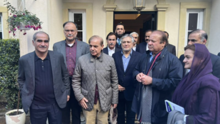 نواز شریف نے سیاسی سرگرمیوں کا آغاز کر دیا، اگلا لائحہ عمل کیا؟